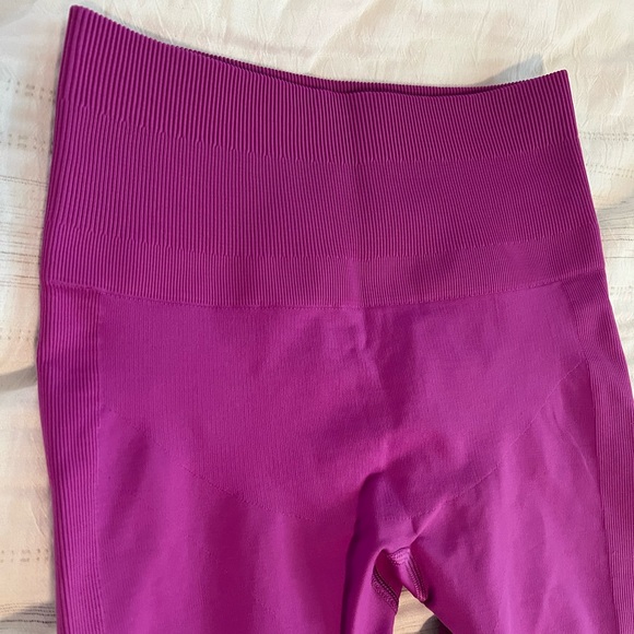 Lululemon Zone In Ultra Violet Tight - Picture 5 of 7